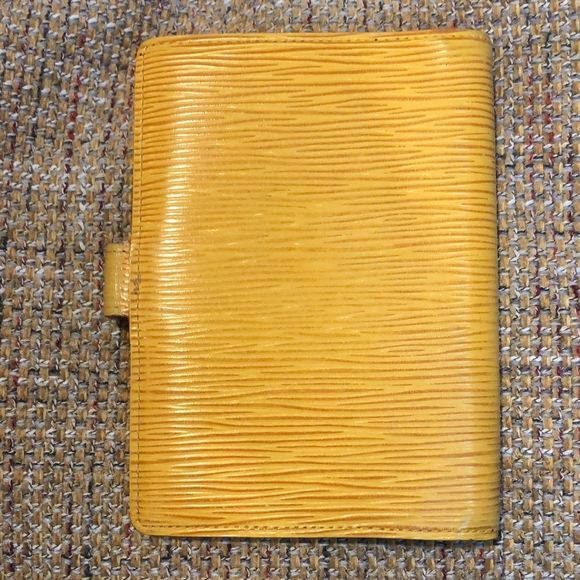LOUIS VUITTON Epi Yellow Agenda Binder Passport Holder Credit Card Wallet - Picture 3 of 17